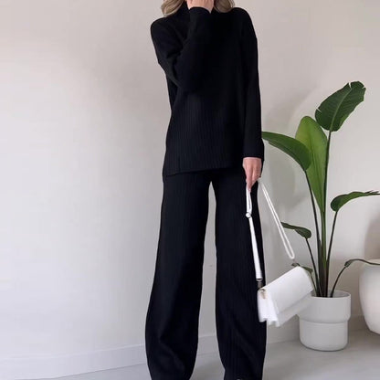 Ensemble Décontracté : Pull Col Roulé et Pantalon Droits